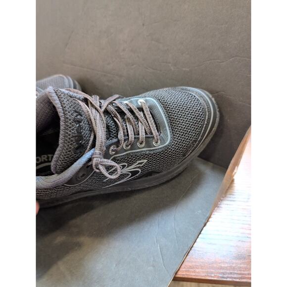 Athletic_Shoes